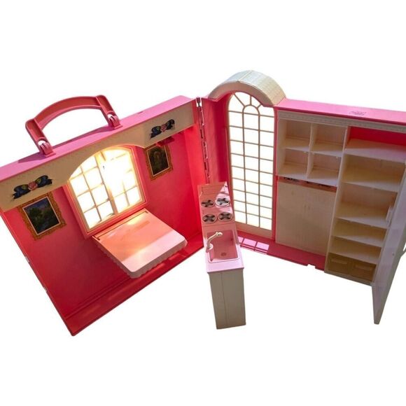 Vintage Barbie Happy Family Doll House Mattel 1998 Kitchen Pink Fold Up - Picture 1 of 11